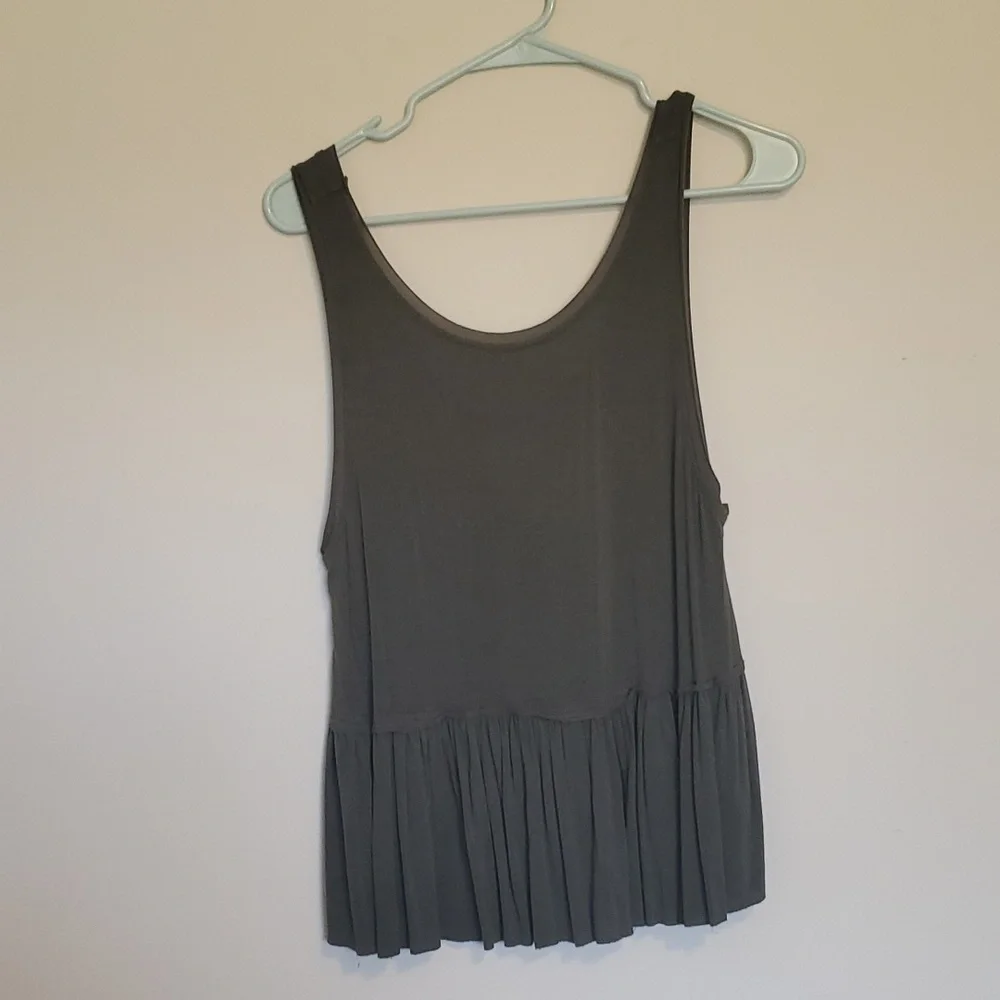 Mossimo Oversized olive green low back neckline flowy tank top - Picture 1 of 7